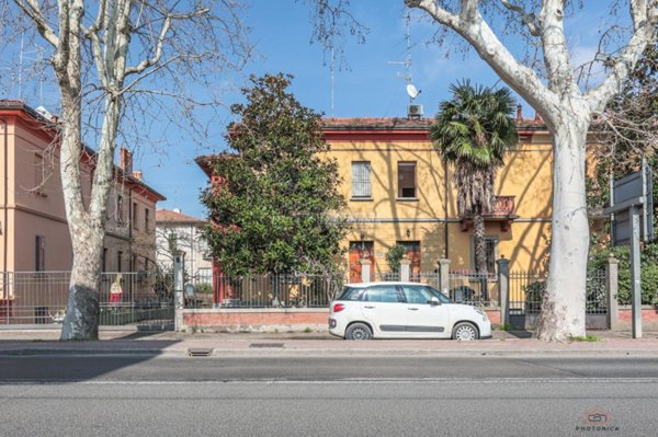 casa indipendente in vendita ad Imola in zona Centro Storico
