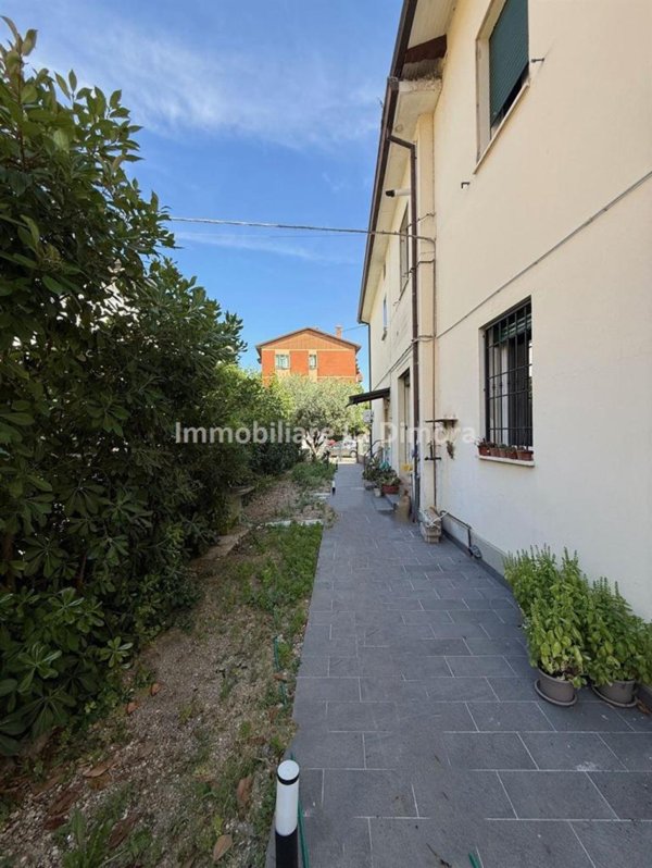 casa indipendente in vendita ad Imola in zona Centro Storico