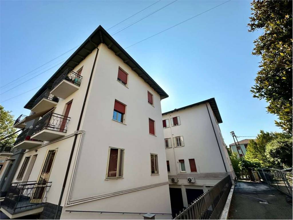 appartamento in vendita ad Imola in zona Area Industriale