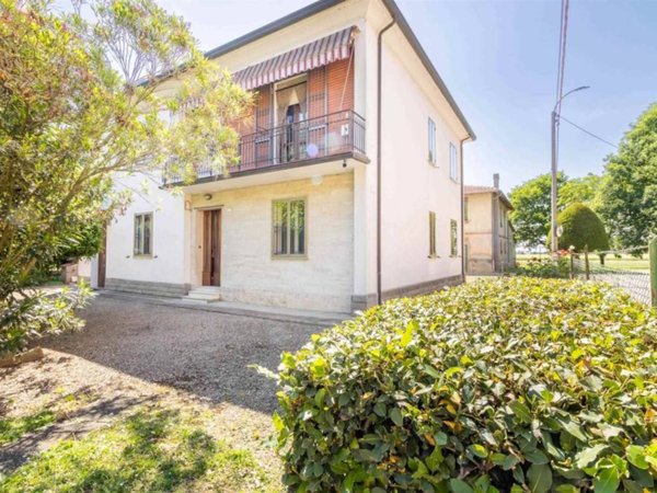 casa indipendente in vendita ad Imola in zona Sasso Morelli
