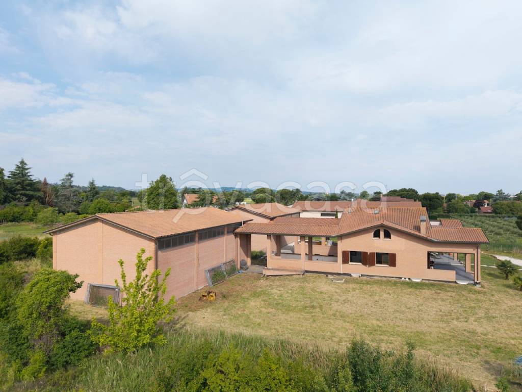 casa indipendente in vendita ad Imola