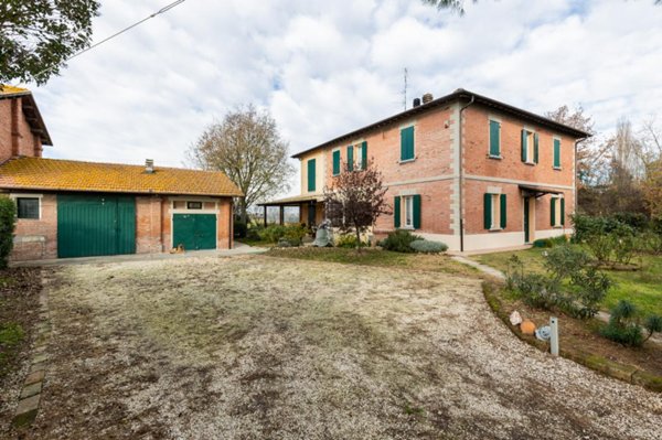 casa indipendente in vendita ad Imola in zona Sesto Imolese