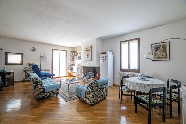 casa indipendente in vendita ad Imola in zona Sasso Morelli