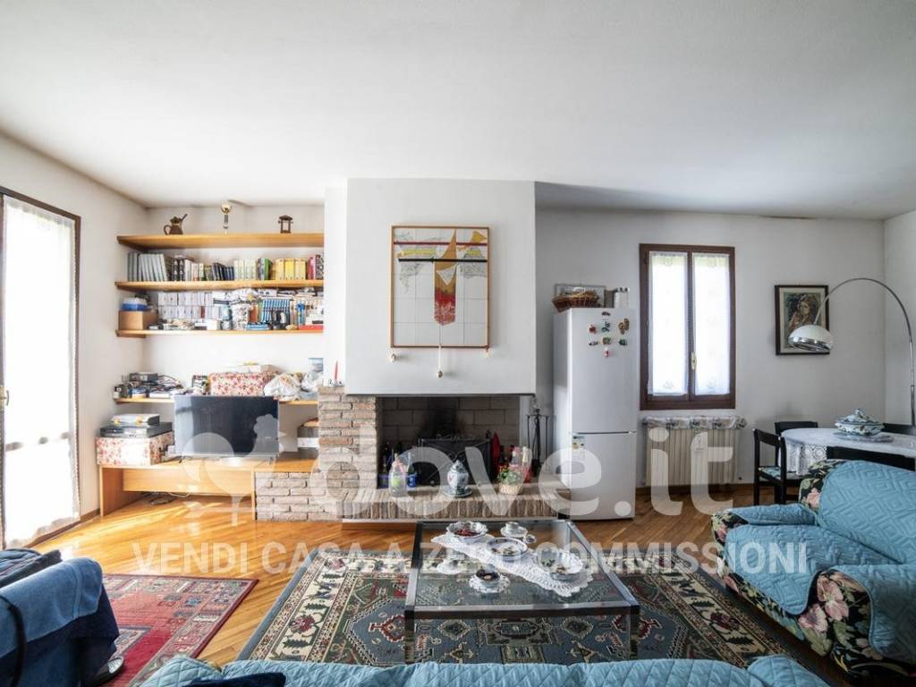 casa indipendente in vendita ad Imola in zona Sasso Morelli