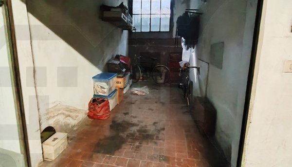 locale di sgombero in vendita ad Imola