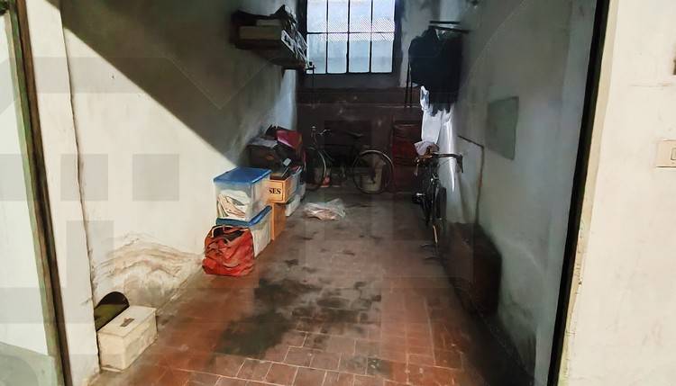 locale di sgombero in vendita ad Imola