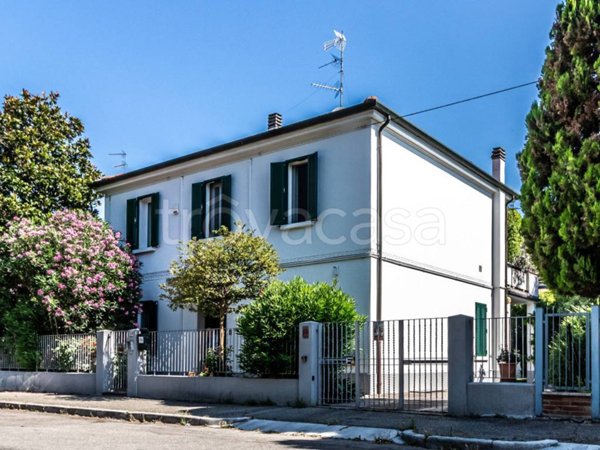 casa indipendente in vendita ad Imola