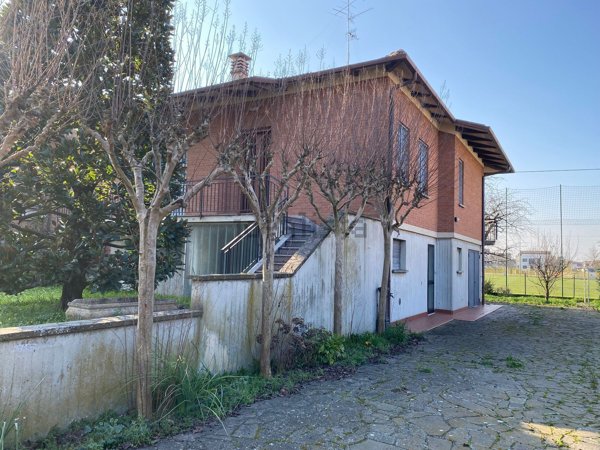 casa indipendente in vendita ad Imola