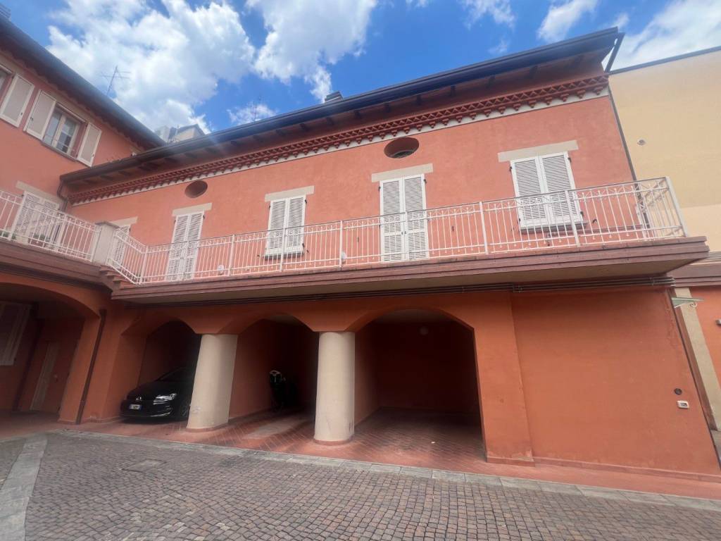 casa indipendente in vendita ad Imola in zona Centro Storico
