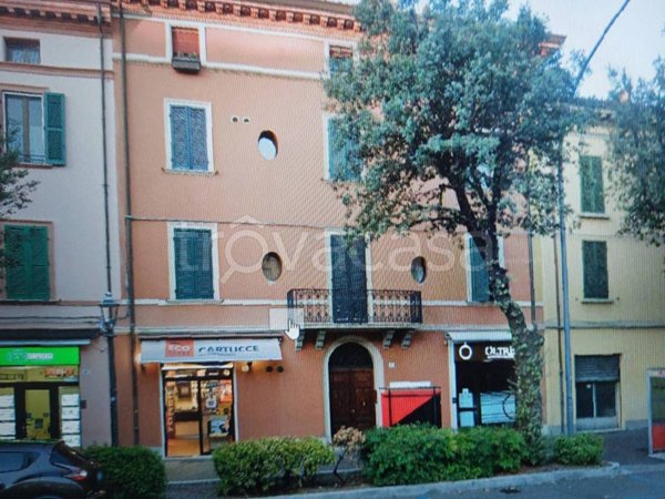 negozio in vendita ad Imola