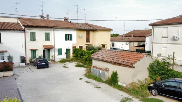 casa indipendente in vendita ad Imola in zona Sesto Imolese