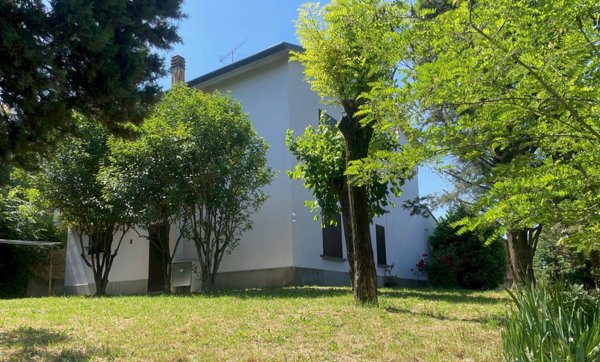 casa indipendente in vendita ad Imola