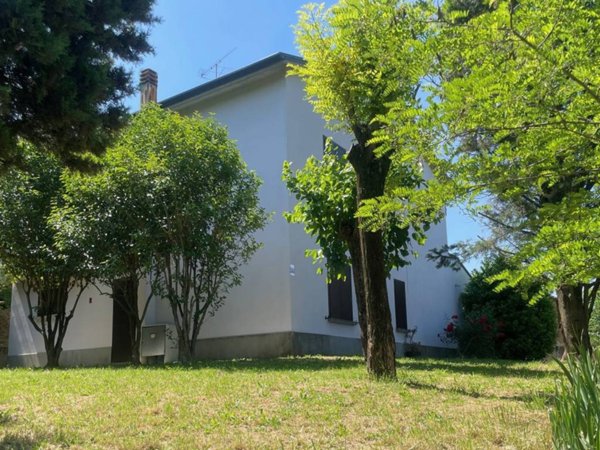 casa indipendente in vendita ad Imola