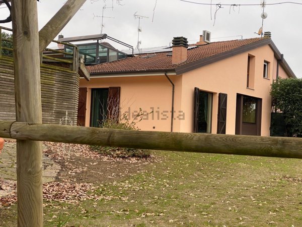 casa indipendente in vendita ad Imola