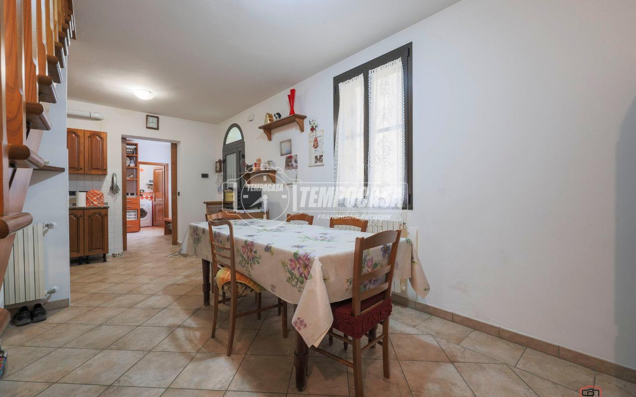 casa indipendente in vendita ad Imola in zona Centro Storico
