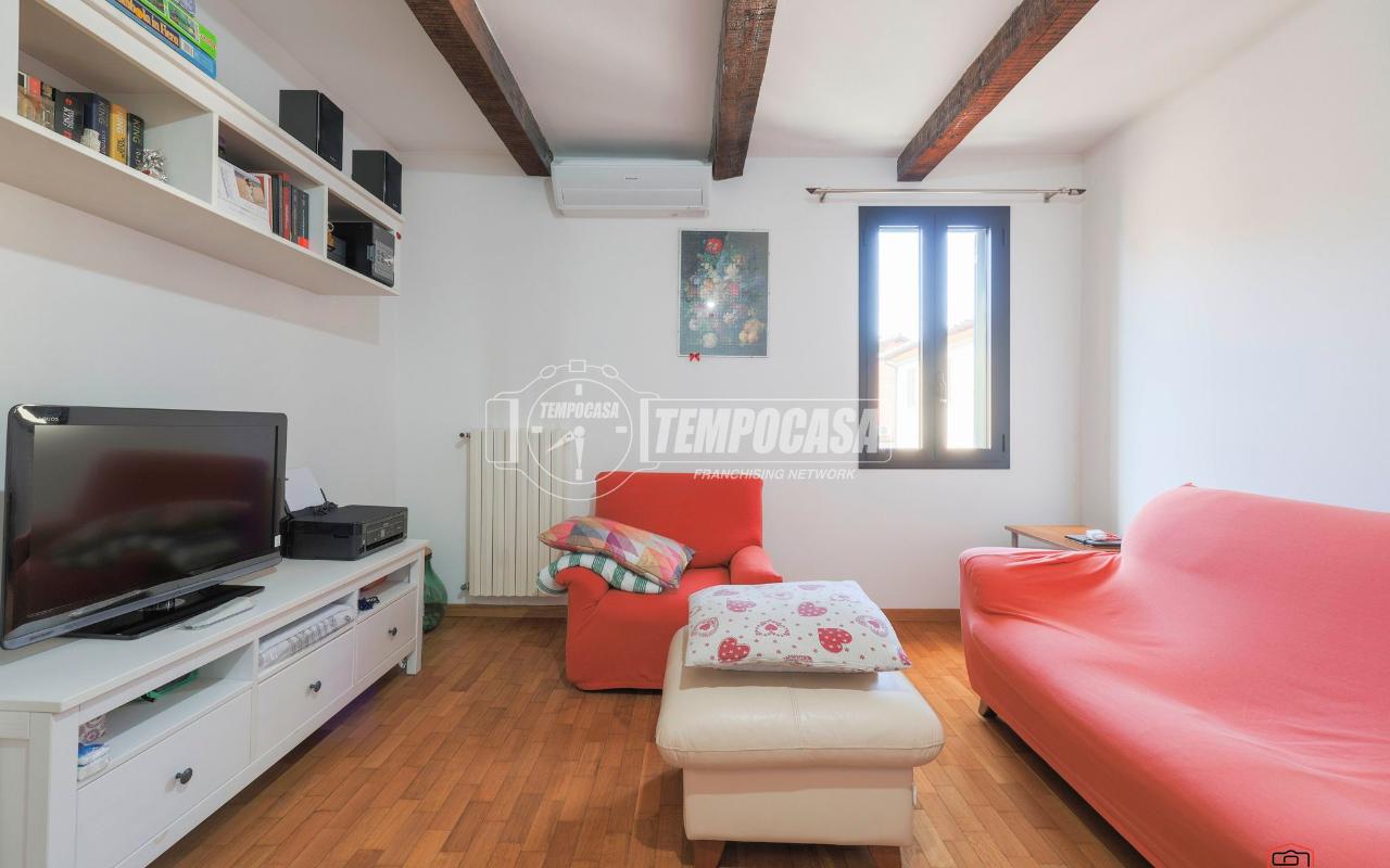 casa indipendente in vendita ad Imola in zona Centro Storico