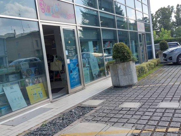 negozio in vendita ad Imola