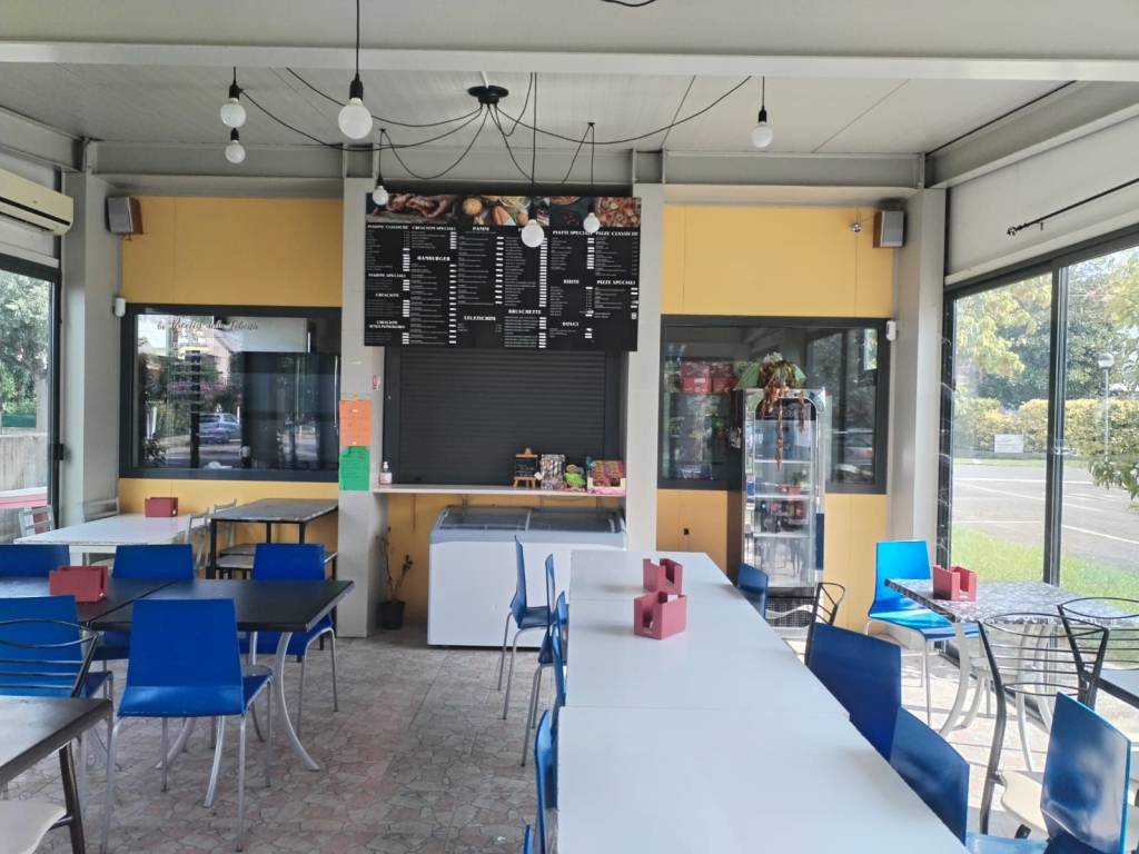 negozio in vendita ad Imola in zona Sasso Morelli