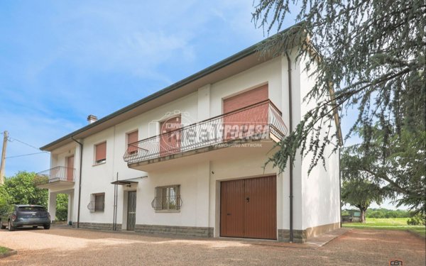 casa indipendente in vendita ad Imola