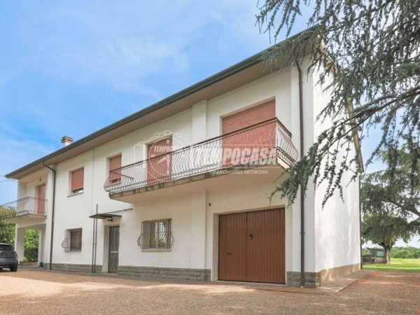 casa indipendente in vendita ad Imola