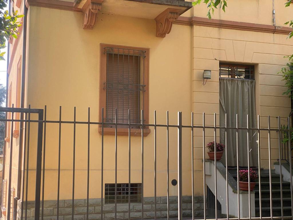 casa indipendente in vendita ad Imola in zona Centro Storico