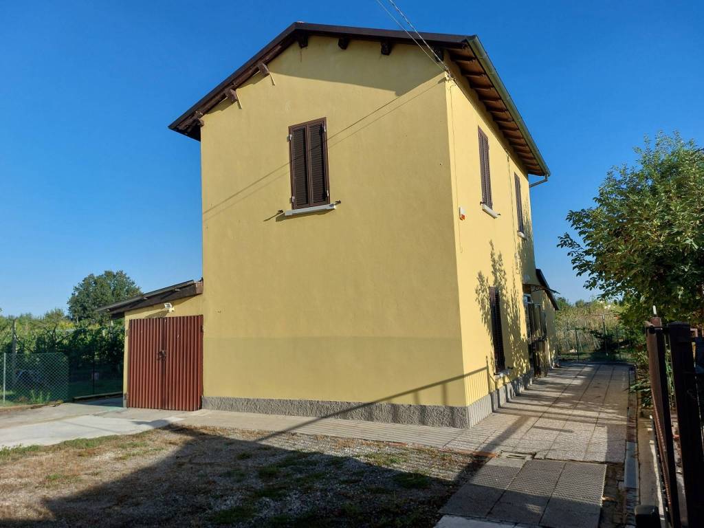 casa indipendente in vendita ad Imola in zona Sasso Morelli