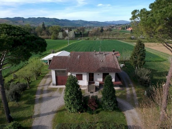casa indipendente in vendita ad Imola in zona Ponticelli