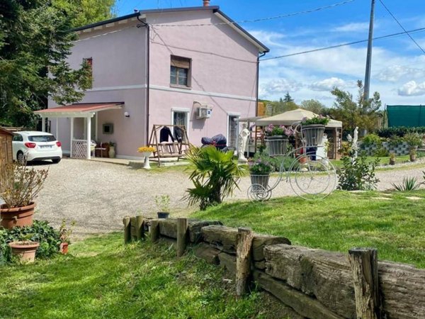 appartamento in vendita ad Imola in zona Pedagna