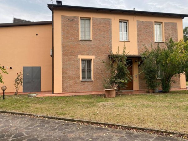 casa indipendente in vendita ad Imola
