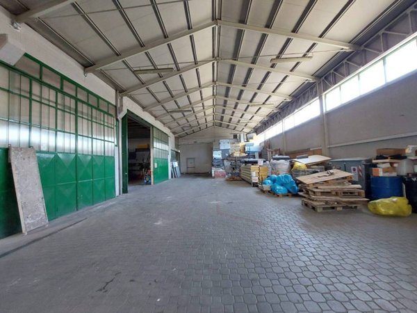 locale commerciale in vendita ad Imola in zona Càsola Canina