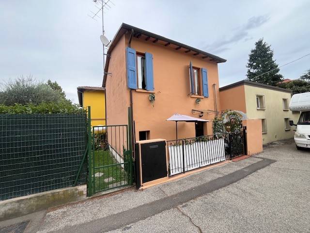 casa indipendente in vendita ad Imola in zona Centro Storico