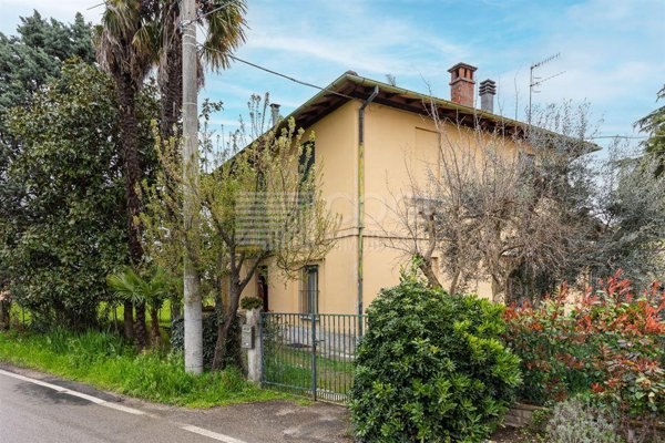casa indipendente in vendita ad Imola