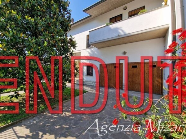 capannone in vendita ad Imola in zona Area Industriale