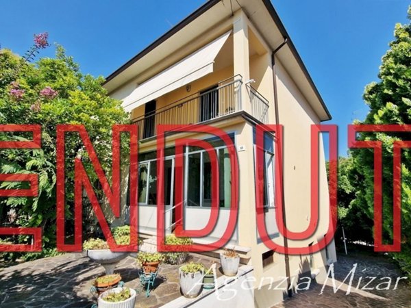 casa indipendente in vendita ad Imola in zona Centro Storico