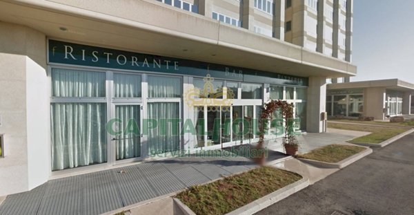 locale commerciale in vendita ad Imola