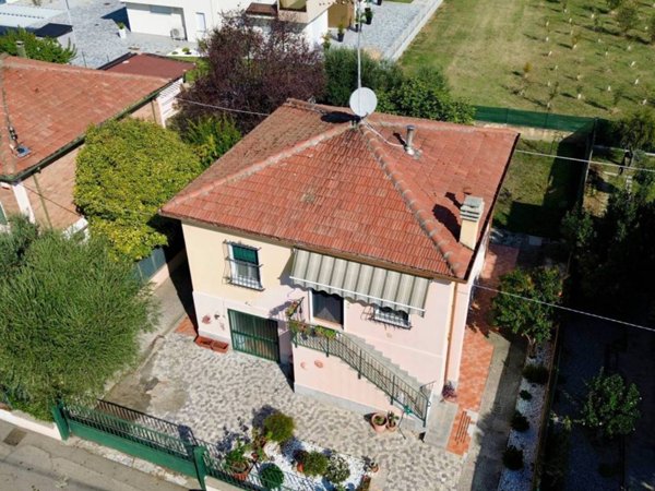casa indipendente in vendita ad Imola in zona Càsola Canina
