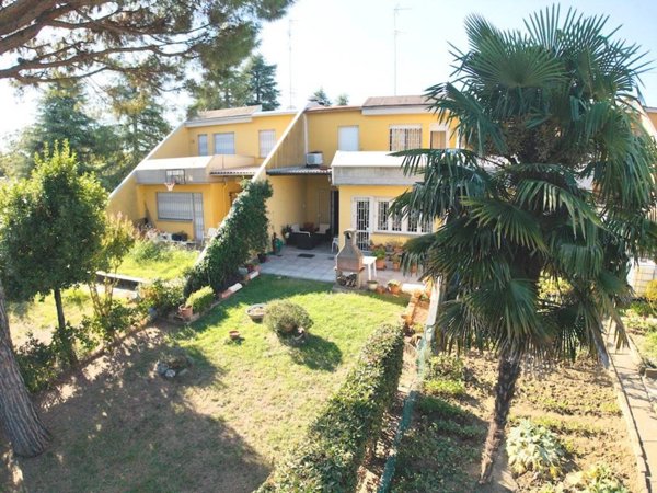casa indipendente in vendita ad Imola in zona Pedagna