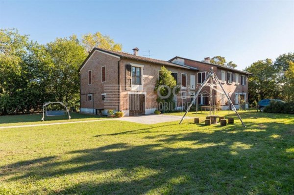 casa indipendente in vendita ad Imola