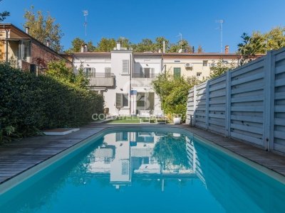 casa indipendente in vendita ad Imola in zona Centro Storico