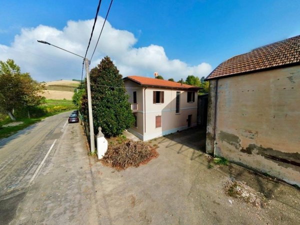 casa indipendente in vendita ad Imola in zona Ponticelli