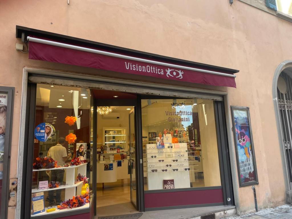 negozio in vendita ad Imola in zona Centro Storico