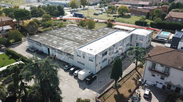 capannone in vendita ad Imola in zona Area Industriale