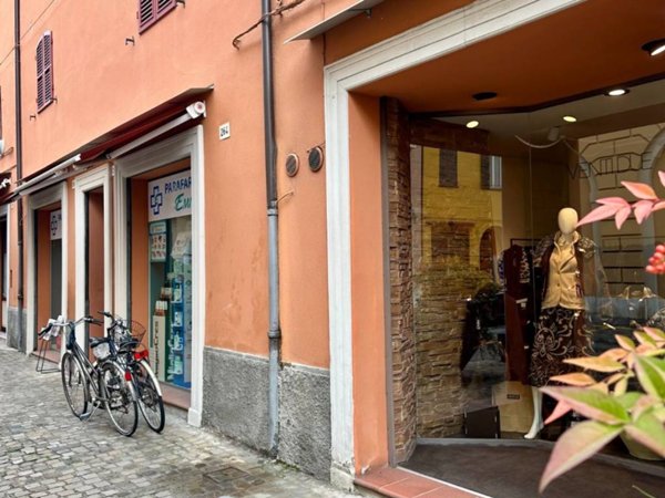 negozio in vendita ad Imola in zona Centro Storico