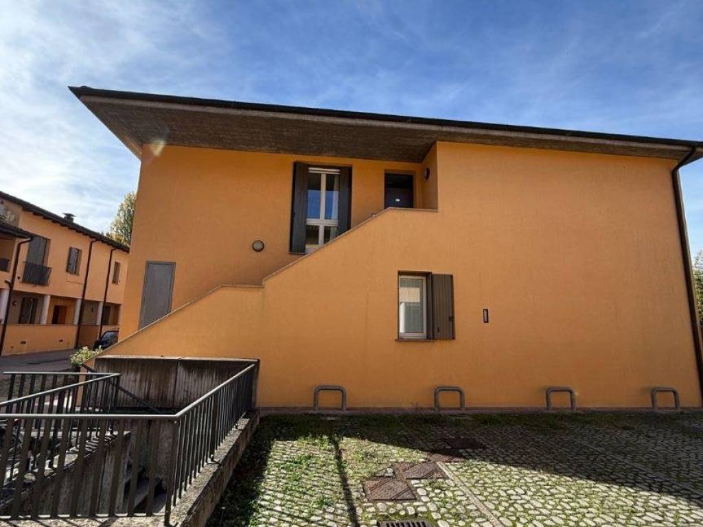 appartamento in vendita ad Imola in zona Pedagna