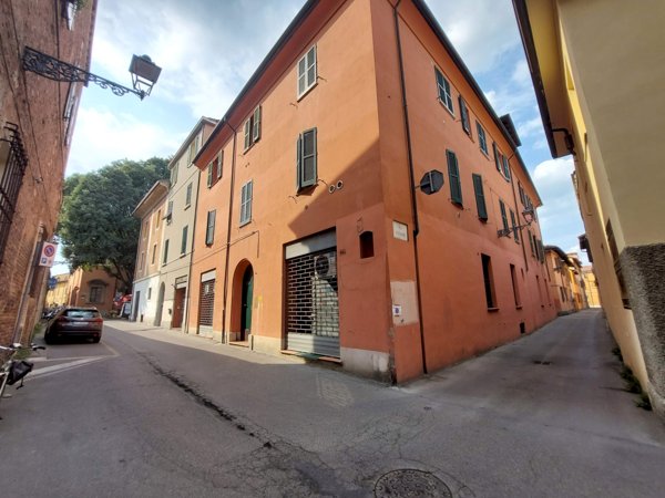 ufficio in vendita ad Imola in zona Centro Storico