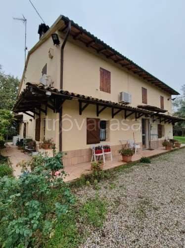 casa indipendente in vendita ad Imola in zona Spazzate Sassatelli