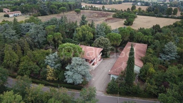 casa indipendente in vendita ad Imola in zona Centro Storico