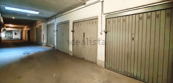 locale di sgombero in vendita ad Imola