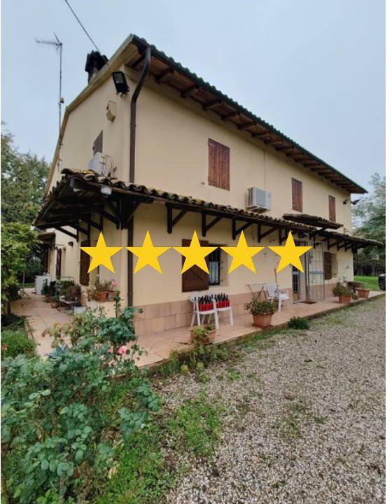 casa indipendente in vendita ad Imola