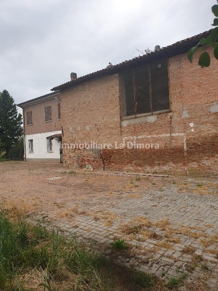 casale in vendita ad Imola in zona Sasso Morelli